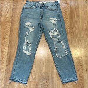 Hollister Curvy High Rise Mom Distressed Blue Jeans Size 3S W 26 L25